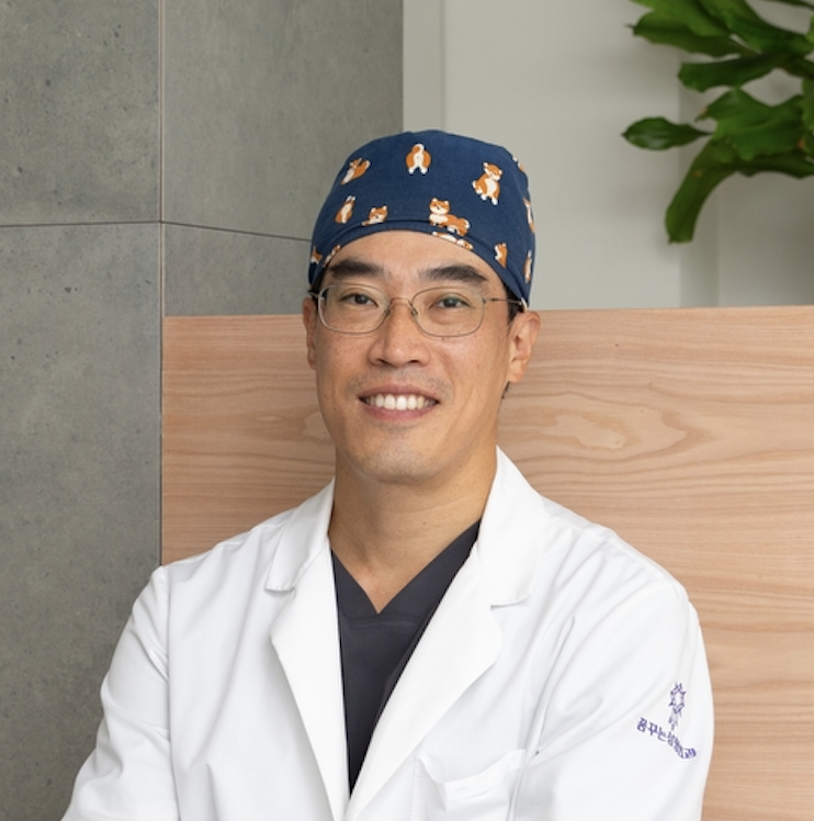 강남역 필러 잘하는 곳 시술 후기, 자연스럽게 올라간 입꼬리와 이마 볼륨으로 동안 만들기 사진 7